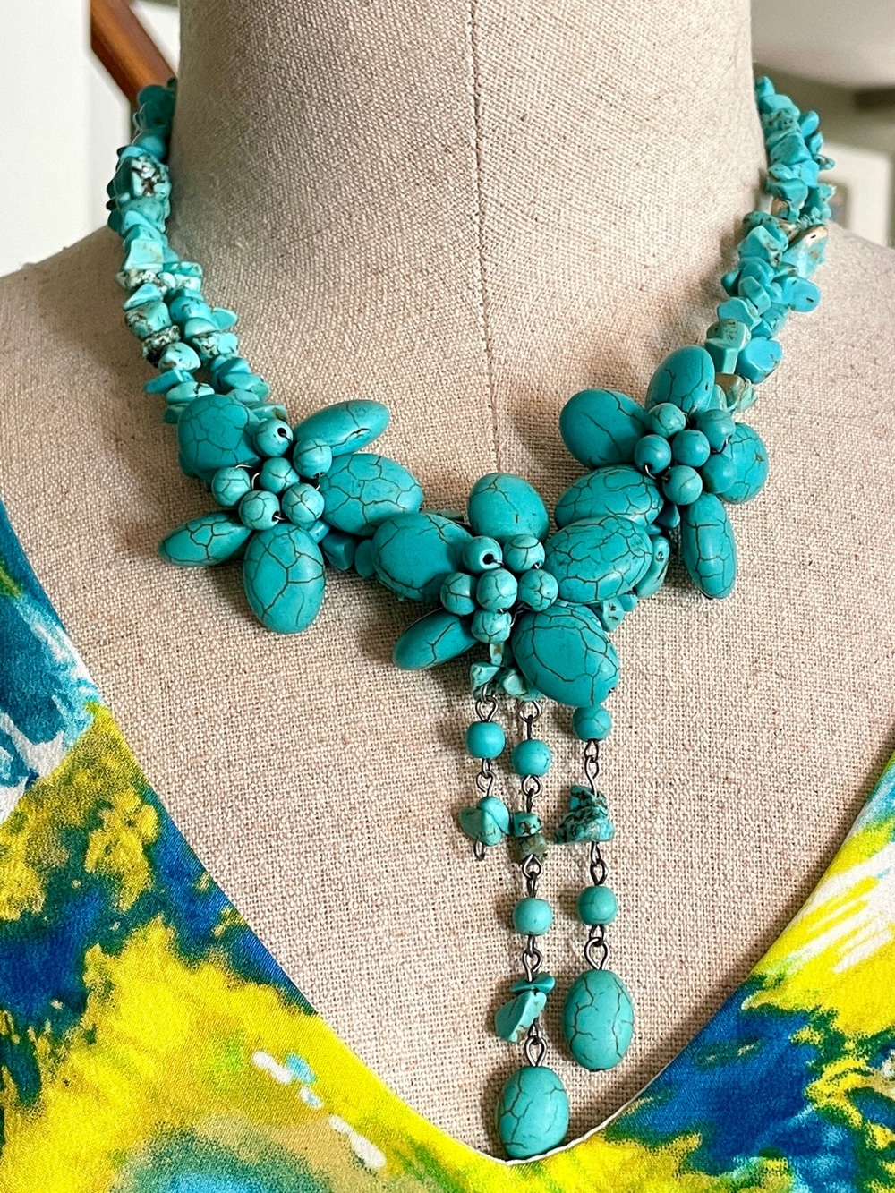 Bohemian Turquoise Howlite Floral Cluster Bib Necklace – Chunky Statement Piece